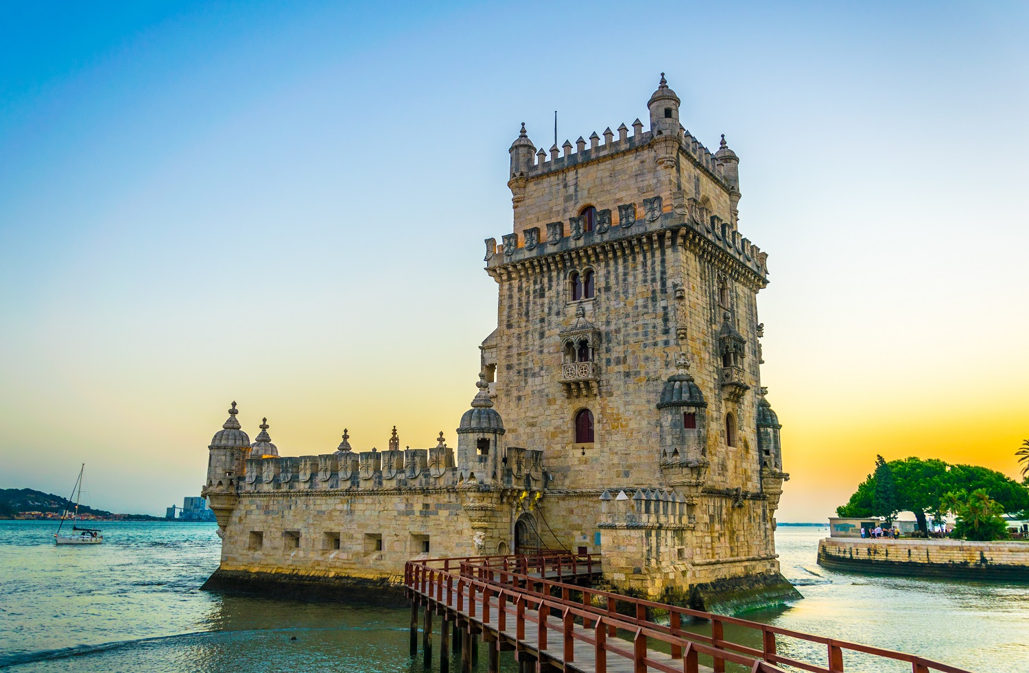 Os Monumentos de Portugal: Grandeza Arquitetônica